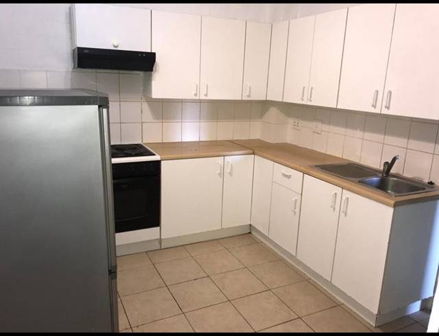 2 BEDROOM APARTMENT FOR SALE IN WYNBERG